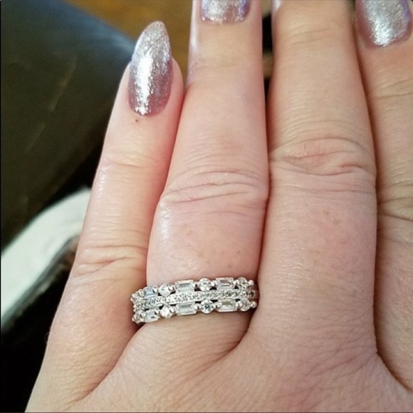 White and Blue Sapphire Band Ring - Picture 2 of 4